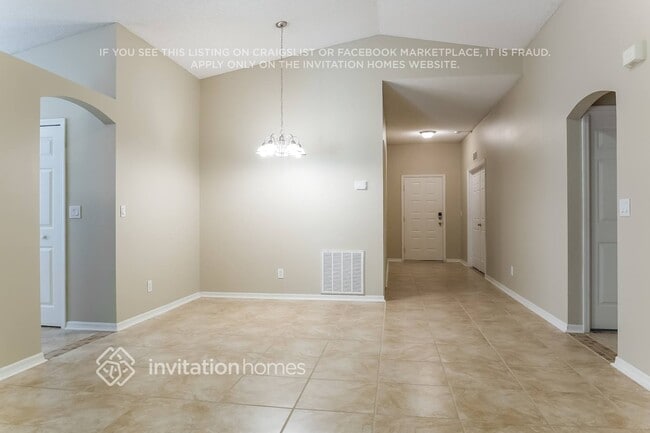 Building Photo - 2434 Bayhill Dr