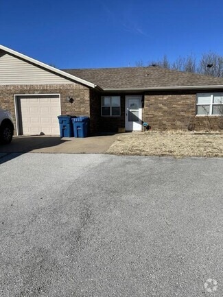 Building Photo - 3104 Adele Ct