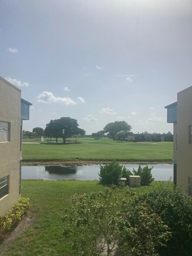 Foto principal - 224 Burgundy Ave