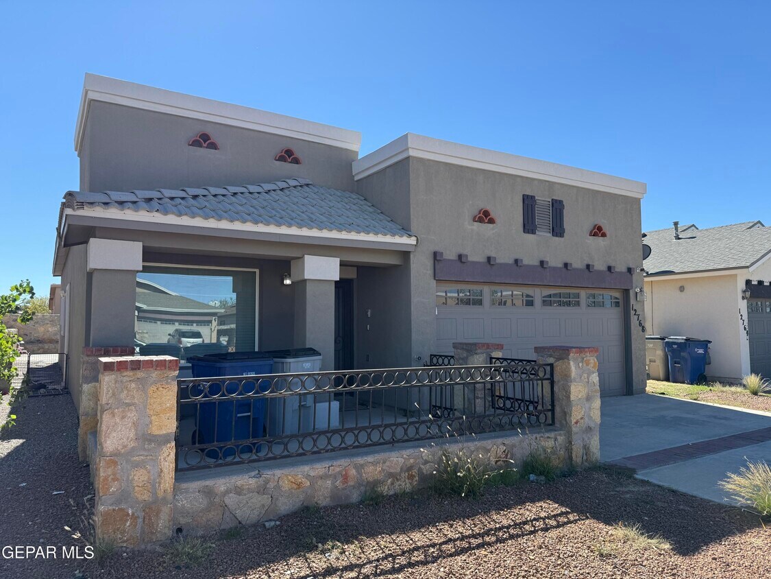 Foto principal - 12768 Tre Maximiliano Ave