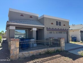 Building Photo - 12768 Tre Maximiliano Ave