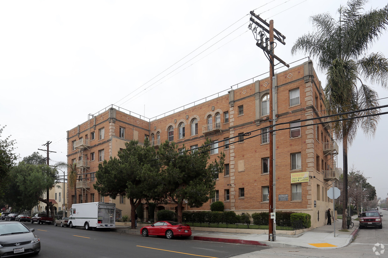 Primary Photo - Gramercy Apartments