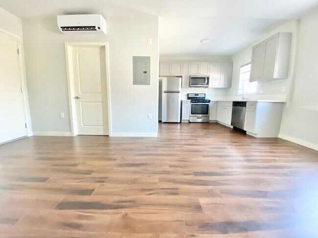 Foto del edificio - 910 S Grand View St