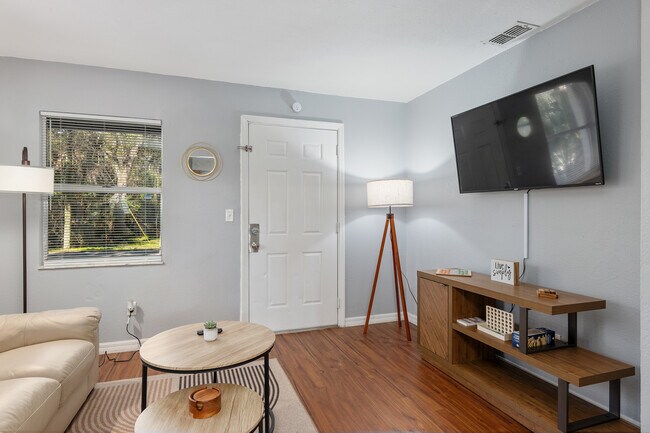 Foto del edificio - 5600 NE 32nd St