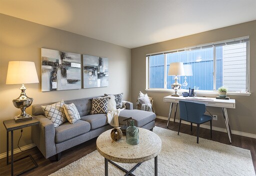 Interior Photo - Harbor Square