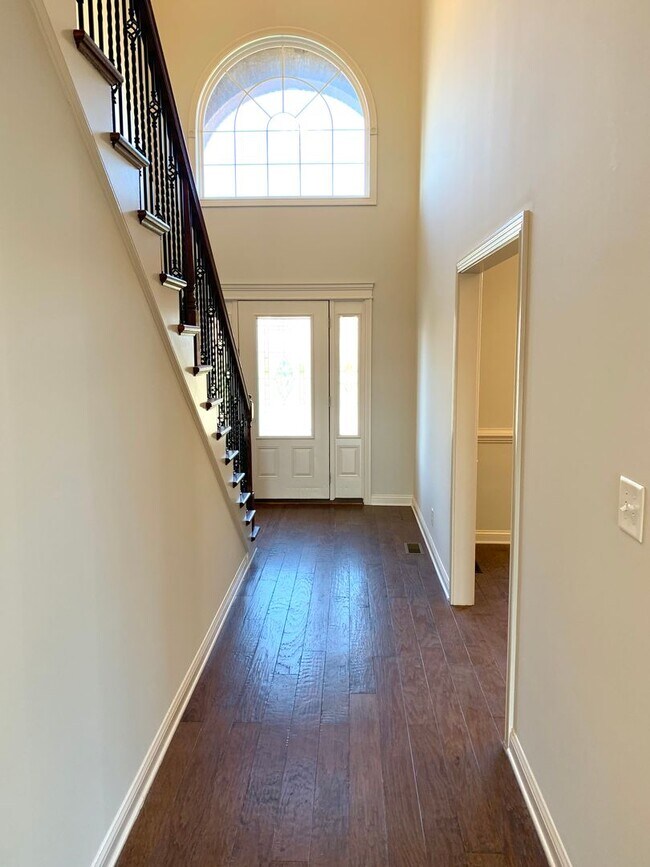 Foto del edificio - 1533 Edgewater Ln