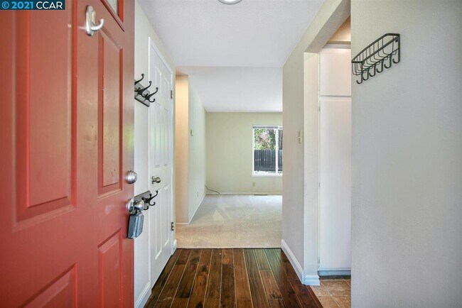 Foto del edificio - 56 Kingston Pl
