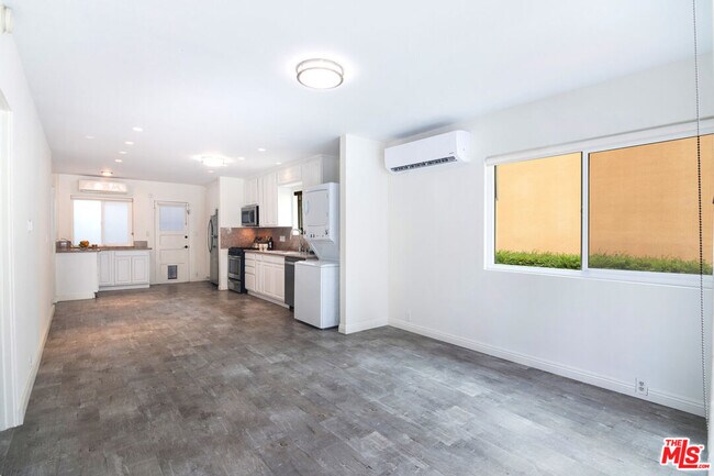 Building Photo - 1327 23rd St