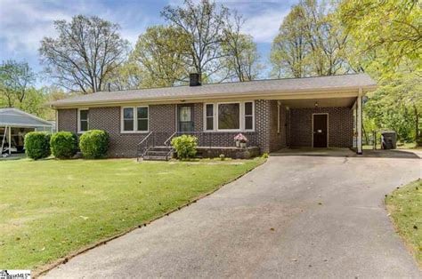Photo - 2 Pembroke Ln (Taylors, SC)