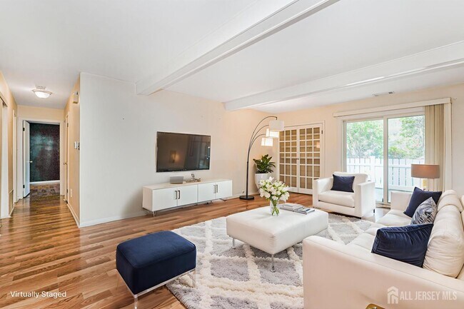 Foto del edificio - 33 Foxtail Ln