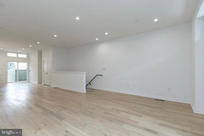 Building Photo - 2137 E Firth St