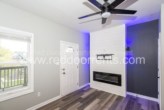 Foto del edificio - 1329 E Market St