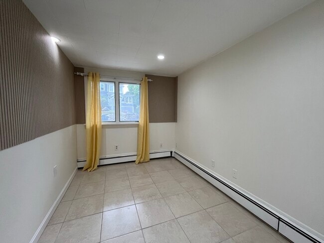 Building Photo - 16 Schlager Ave