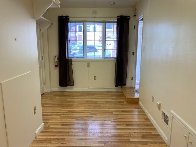 Living room - 1408 3rd Ave