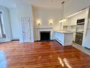 Building Photo - 591 Beacon St