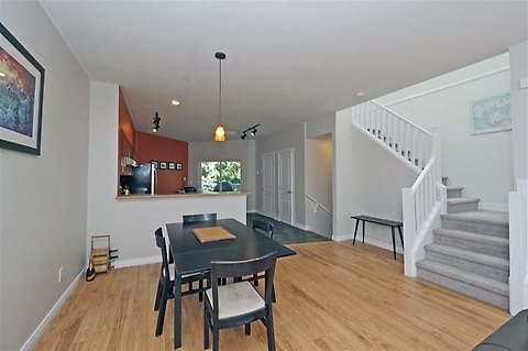 Building Photo - 1800 Mamquam Rd