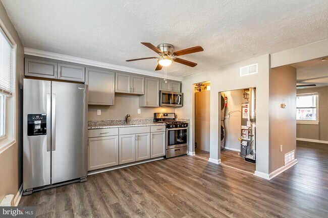 Building Photo - 7839 St Claire Ln