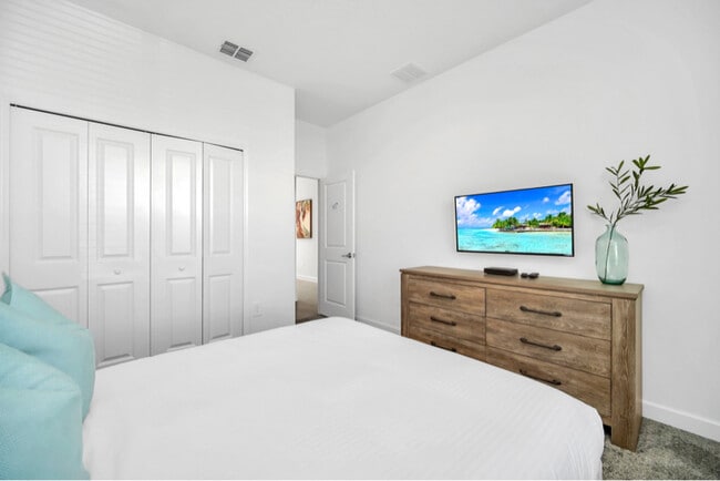 Building Photo - 9175 Sommerset Hills Dr