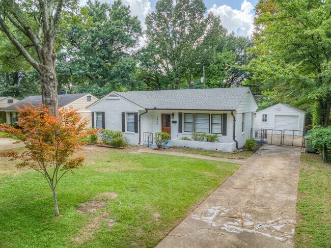 Building Photo - Renovated 3 Bed Rental Home with Hardwood ...