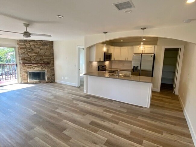 Foto del edificio - Newly Renovated Two Bed, Two bath La Costa...