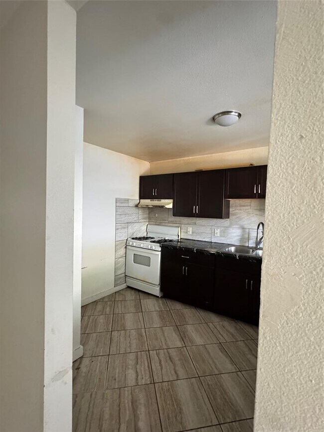 Foto del edificio - 1006 N Meadows Dr