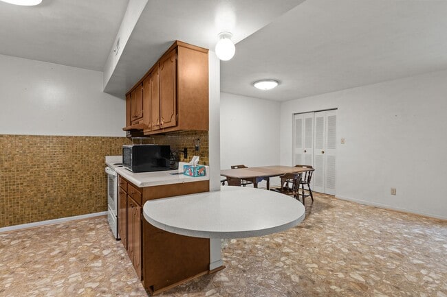 Building Photo - Townhouse for Rent in Virginia Beach!