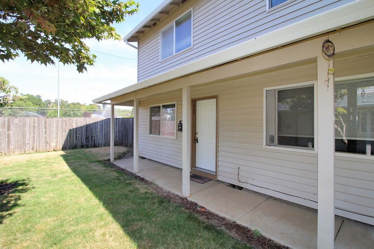 Foto principal - 470-470 W Gloucester St