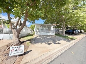Building Photo - 1150 W Red Hills Pkwy