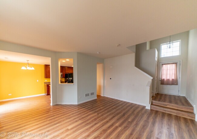 Building Photo - 325 Devoe Dr