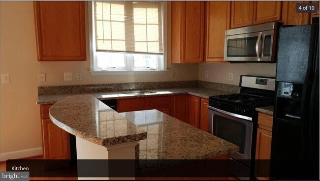 Building Photo - 511 Pelican Ave