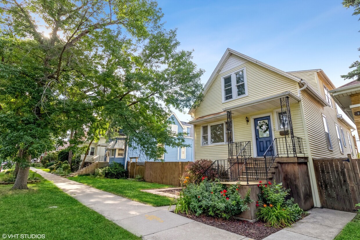 5806 W Dakin St, Chicago, IL 60634 House for Rent in Chicago, IL