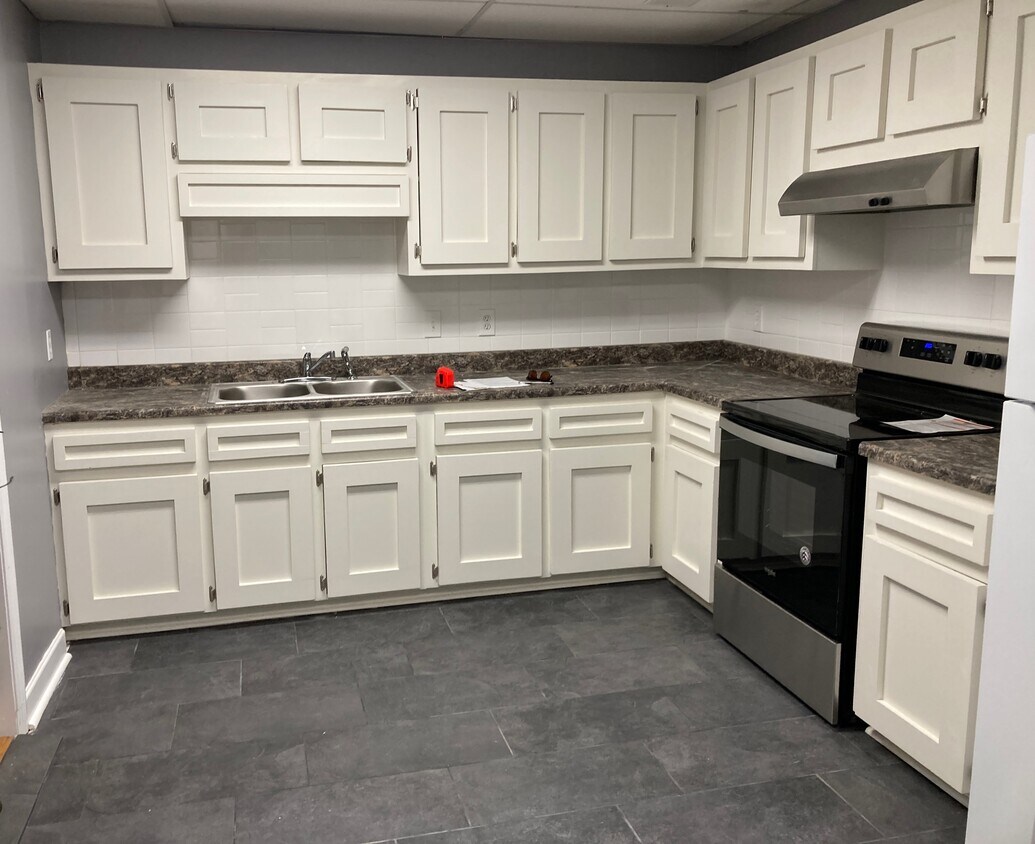 Kitchen - 750 W Broad St