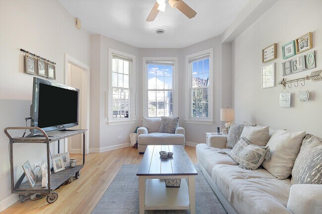 Foto del edificio - 3304 N Hamilton Ave