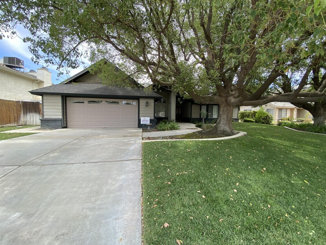 Primary Photo - 2304 Mountain Oak Rd