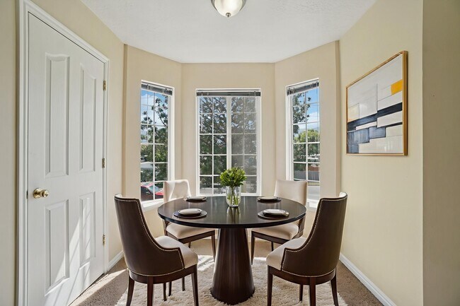 Dining Room - Sterling Pointe Apartments