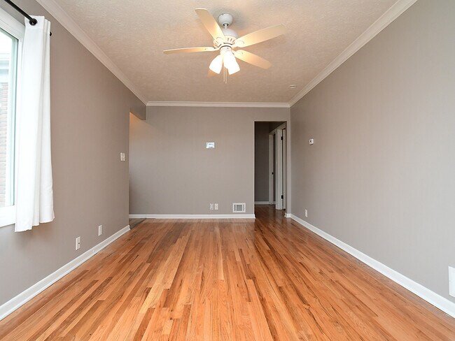 Foto del edificio - 6939 Binney St