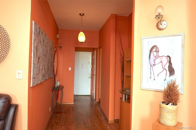 Foto del edificio - 313 Brightwater Ct