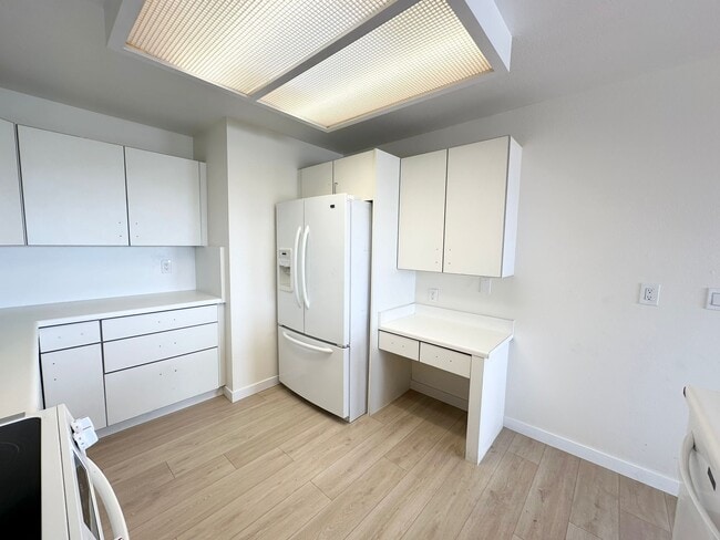 Building Photo - 6337 Caminito Andreta