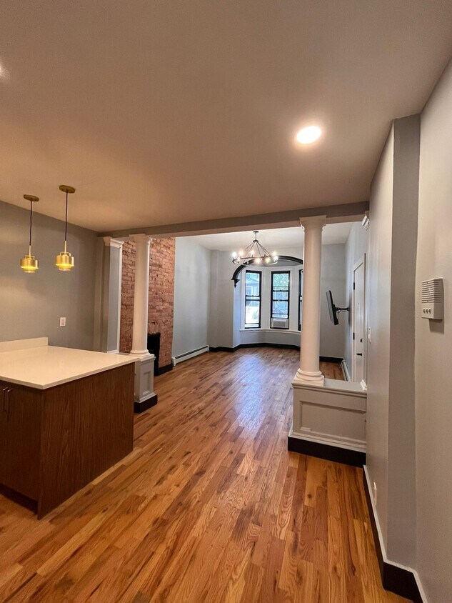 Foto principal - 17 Belmont Ave