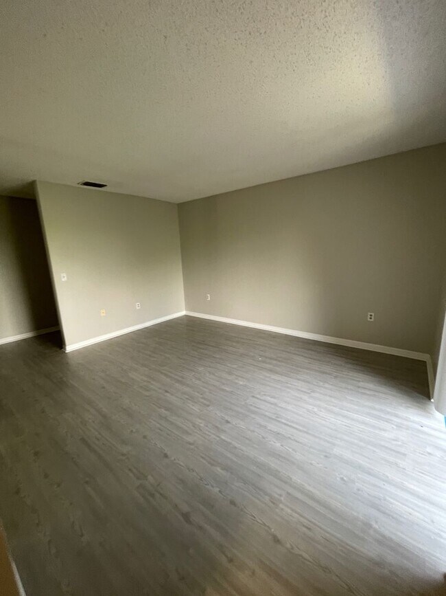 Foto del edificio - 2 bedroom 2 bathroom in Summer Place, Merritt Island