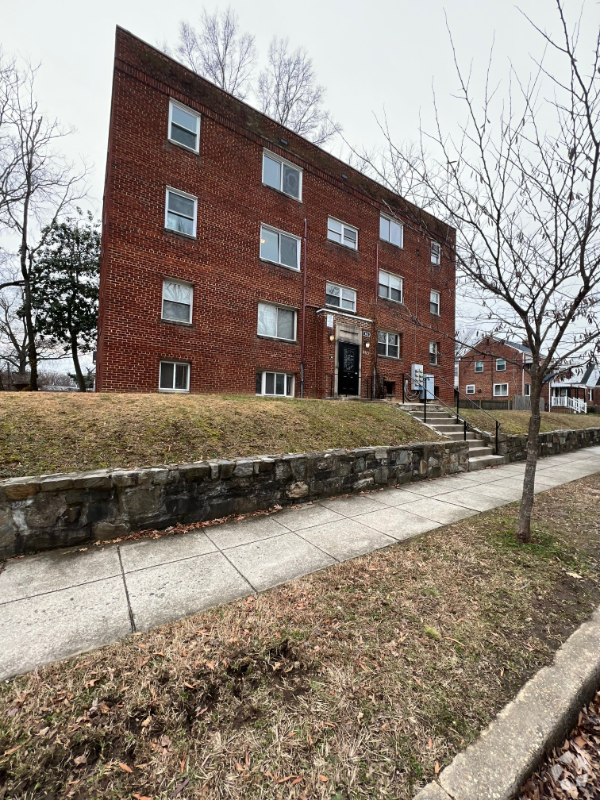 Building Photo - 463 Newcomb St SE