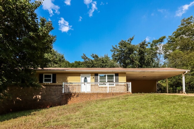 Building Photo - 8888 Northview Dr