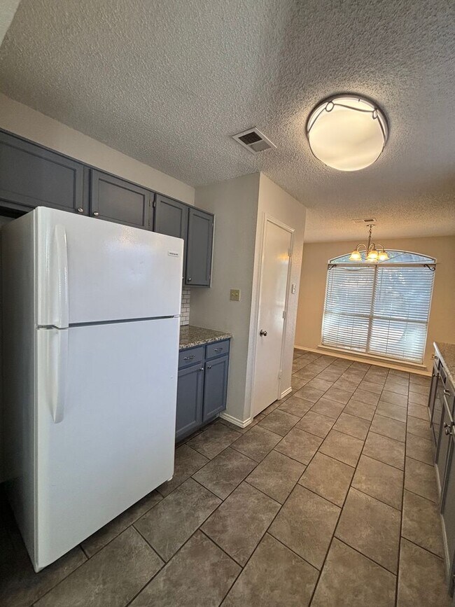 Building Photo - 7232 Laurelhill Ct S