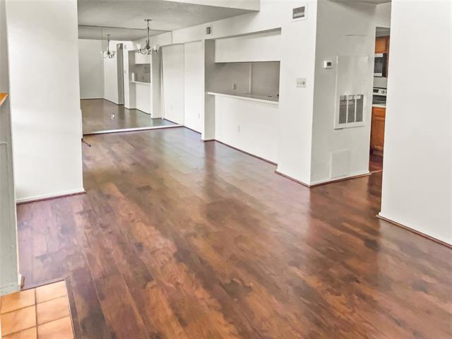 Foto del edificio - 12812 Woodbend Ct