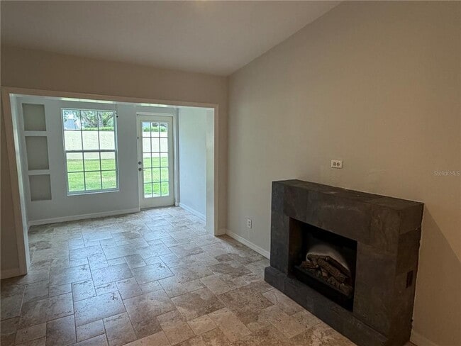 Building Photo - 3724 River Oaks Ct