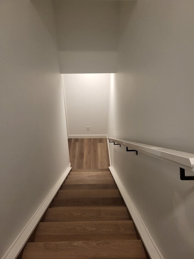 Building Photo - 12 Silver Spruce Bay SW