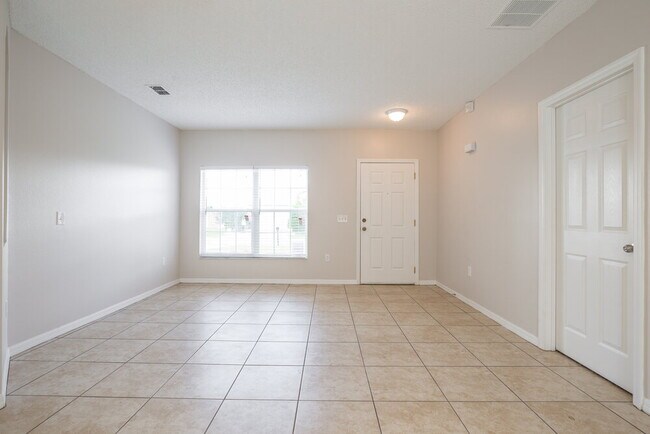 Building Photo - 1009 Dudley Dr