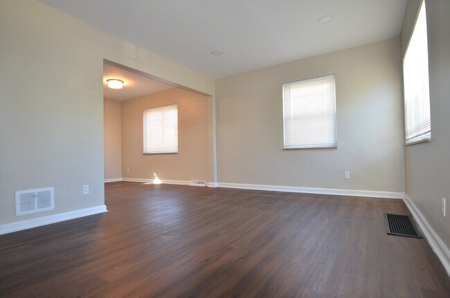 Foto del edificio - 3569 Locust Ln