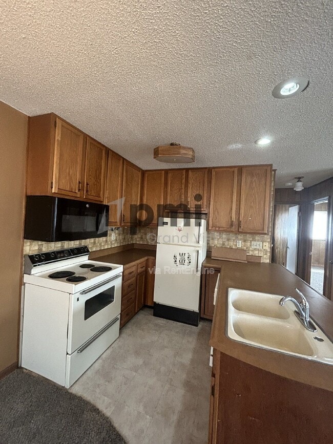 Building Photo - 955 4th St