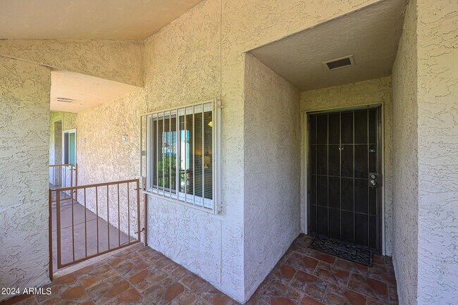 Foto del edificio - 11026 N 28th Dr